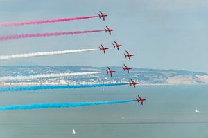 De Red Arrows in actie bij Eastbourne. van Jaap van den Berg