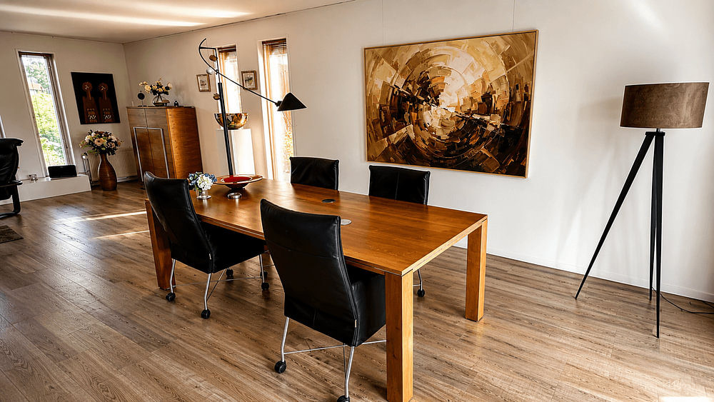Peinture abstraite en cercle, texture à l'huile en beige et marron, par By Marjolein Design