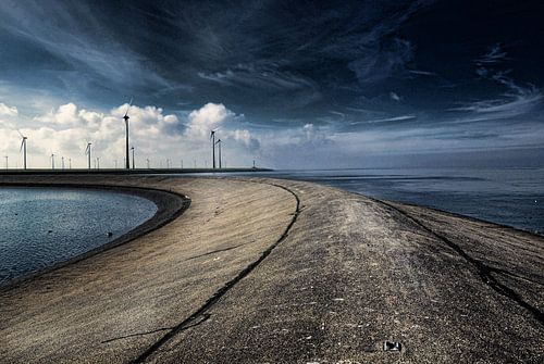 Curves under a dark sky