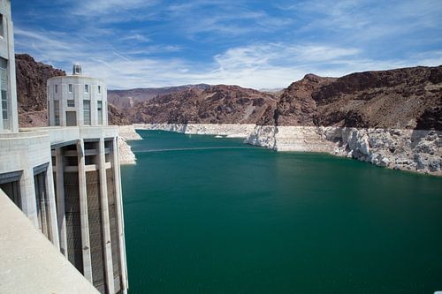 Gezicht over meer van Hooverdam