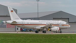 Airbus A319 der Luftwaffe auf dem Flughafen Rotterdam-Haag.