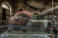 Oude industriële machines in een verlaten fabriek van Sven van der Kooi (kooifotografie) thumbnail