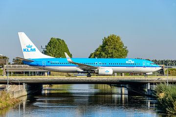 KLM Boeing 737-800 met de naam Gierzwaluw.