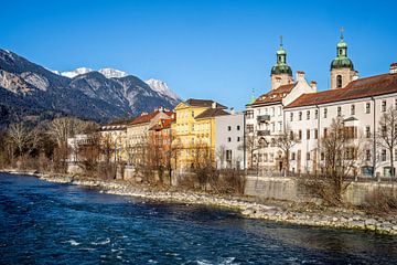 De kathedraal van Innsbruck aan de Inn van ManfredFotos