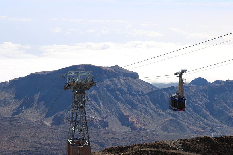 Cable car to el teide. by Claudia Ruiter Photography