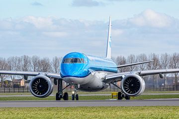 KLM Cityhopper Embraer E195-E2. van Jaap van den Berg