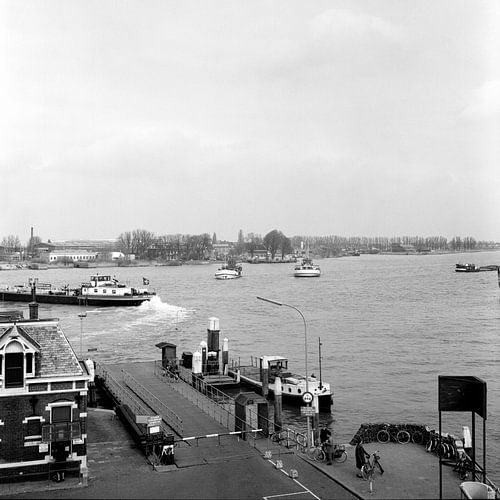 Beide veerponten Dordrecht - Papendrecht 1968