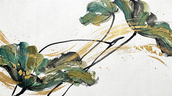 Lotus doré à la dérive
