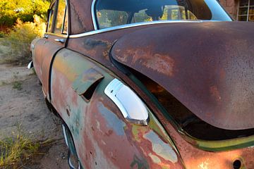 Rusty, weathered classic American car by Studio LE-gals