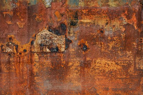 Rusting metal plate