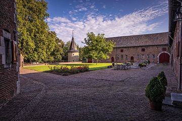 Cour du château de Cortenbach sur Rob Boon