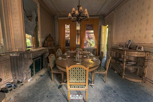 Grote eetkamer, andere hoek.