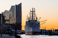 Cap San Diego and Elbphilharmonie in Hamburg during sunrise by Andrea Gaitanides - Fotografie mit Leidenschaft thumbnail
