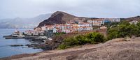 Panorama d'un village pittoresque sur la côte de Madère