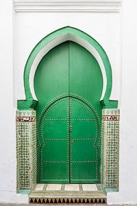 Groene deur met mozaïek in Marokko