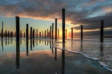 Strand Petten bij zonsondergang van FotoBob
