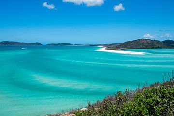 Whitehaven in the Whitsundays by Reis Genie