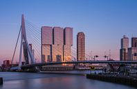 skyline van rotterdam bij zonsondergang van Ilya Korzelius thumbnail