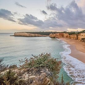 Sonnenuntergang und Strand an der Algarve von Bianca Kramer