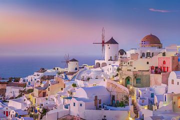 De windmolens van het eiland Santorini in Griekenland van Voss Fine Art Fotografie