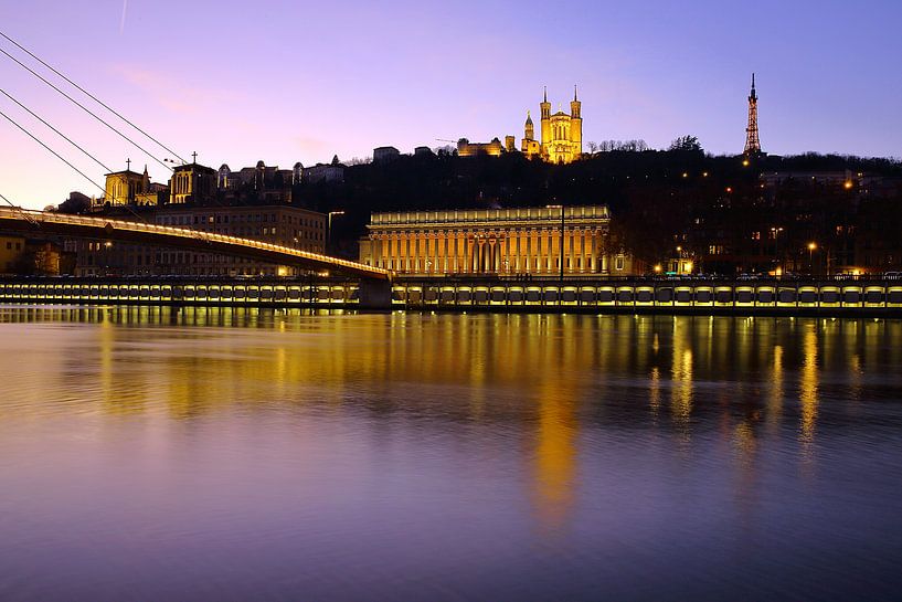 Lyon in de avond van Patrick Lohmüller