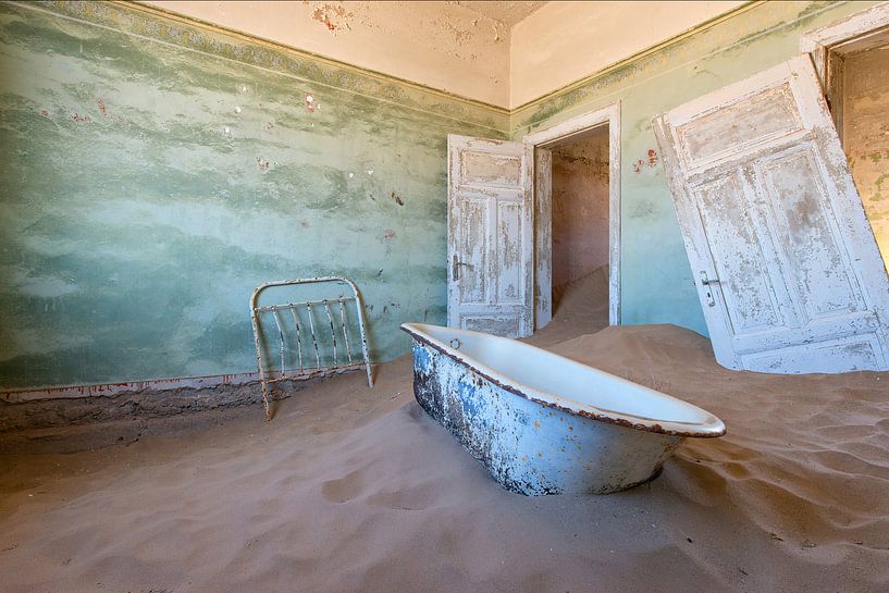 the most famous bathtub of Namibia van Aline van Weert