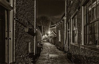 Steegje in zwart wit