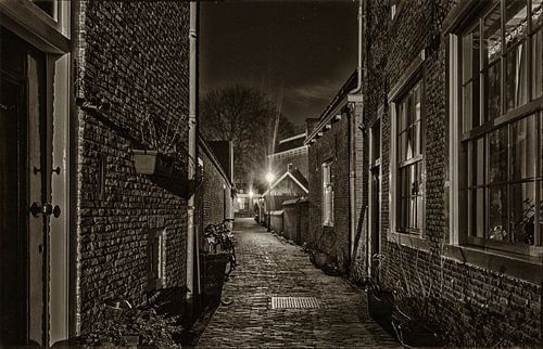 Steegje in zwart wit