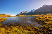 Zonsondergang bij het meer Lej Pitschen op de Berninapas (Graubünden, Zwitserland)