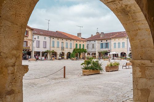 Gezellig plein in een Frans dorp