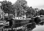 Schip aan de Amsteldijk Amsterdam van Don Fonzarelli thumbnail