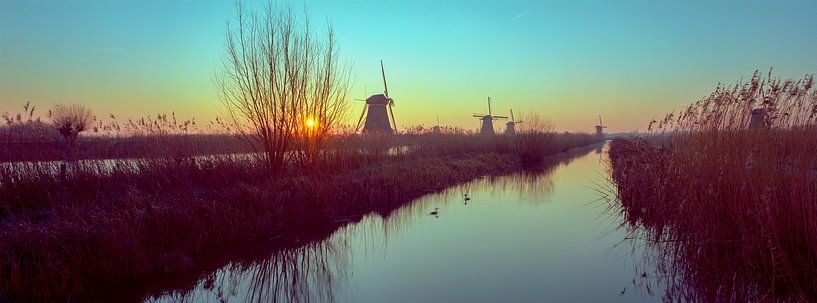 Kinderdijk molens zonsopgang panorama van Angel Flores