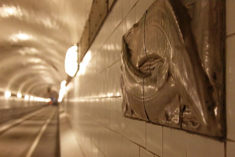 Old tunnel in Hamburg van Marc Heiligenstein
