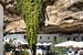 Sentenil de las Bodegas Spanje - De rotsen hangen over de stad van Marianne van der Zee