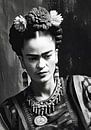 Frida Poster Zwart Wit van Niklas Maximilian thumbnail