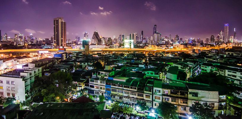 Bangkok's skyline at night by Bliek Fotografie