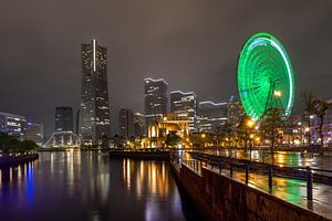 Schillernde Yokohama Skyline bei Nacht