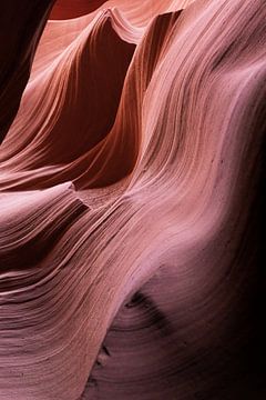 De welvende rotsformaties van de Lower Antelope Canyon