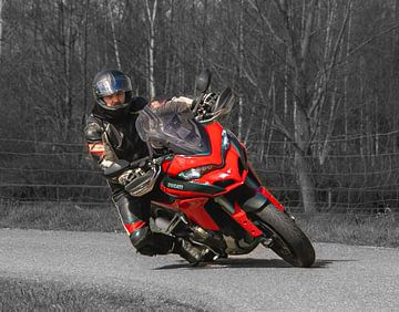 Ducati Motorrijder. van Wouter Van der Zwan