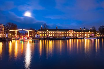 Amsterdam beleuchtete Brücken am Fluss Amstel