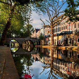 Oude gracht in de ochtendzon. van Robin Pics (verliefd op Utrecht)