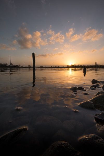 Sunrise at river Lek by Moetwil en van Dijk - Fotografie