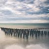 Lange Exposition von Muschelpfählen an der Opalküste in Frankreich von Daan Duvillier | Dsquared Photography