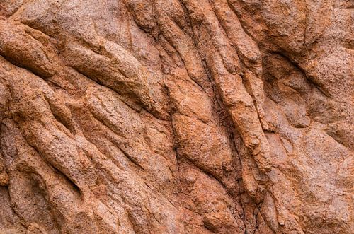 Detailansicht eines roten Granitfelsens