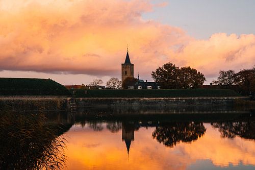 Zonsondergang Naarden Vesting in de herfst, Nederland