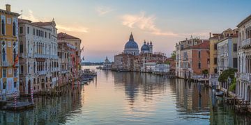 Panorama van het Canal Grande in Venetië van Jean Claude Castor