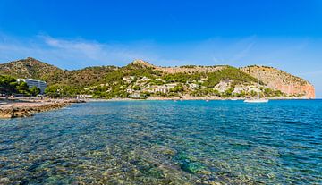 Mooie baai van het strand van Canyamel op het eiland Mallorca, Spanje van Alex Winter