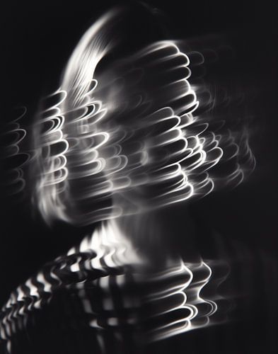 Visage en distorsion : Jeu de lumière