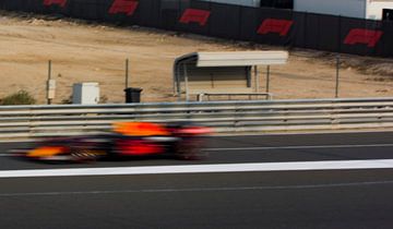 Red Bull Formule 1 auto in 2021 op het Losail International Circuit van Bianca Fortuin