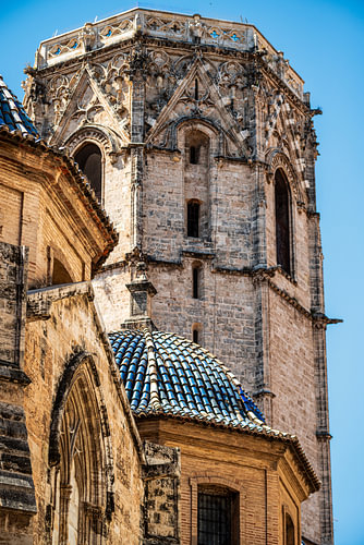 Historische Kathedralenarchitektur in Valencia